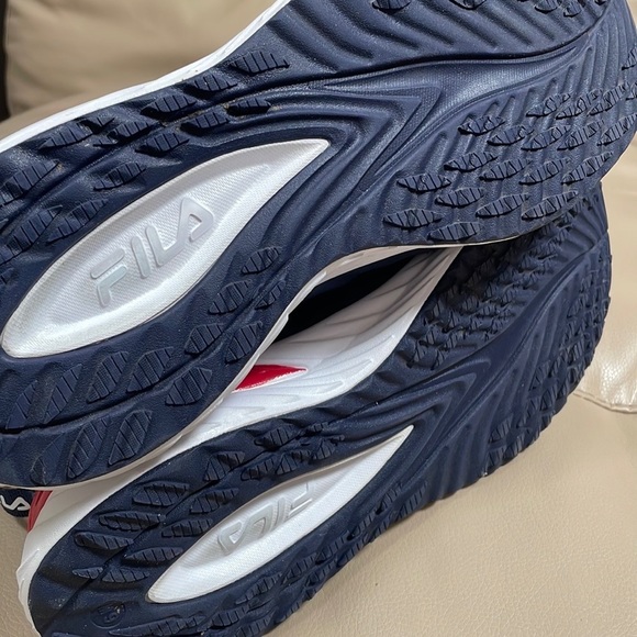 Fila Men’s Size 9 - Picture 5 of 5